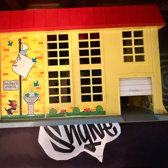 🍁 Vintage 1976 Fisher-Price Little People Children's
Hospital Toy Play Set 🍁 - Picture 7 of 8